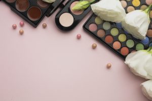 Memanfaatkan make up kadaluarsa