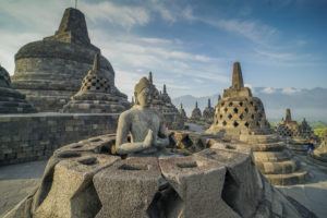 5 Destinasi Wisata Indonesia yang Sudah Mendunia, salah satu nya adalah warisan dunia UNESCO Candi Borobudur